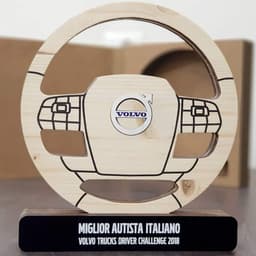 Premi legno plexiglas mix Cuttalo trofei combinati sportivi aziendali design
